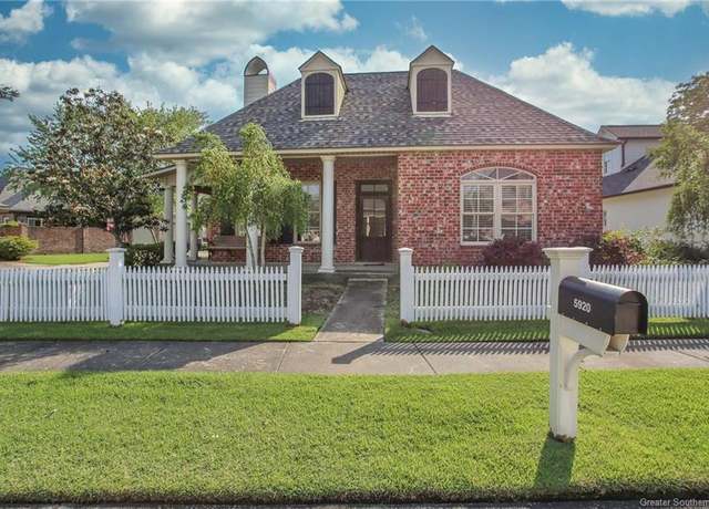Property at 5920 Camellia Pl, Lake Charles, LA 70605, 3 beds, 2.5 baths
