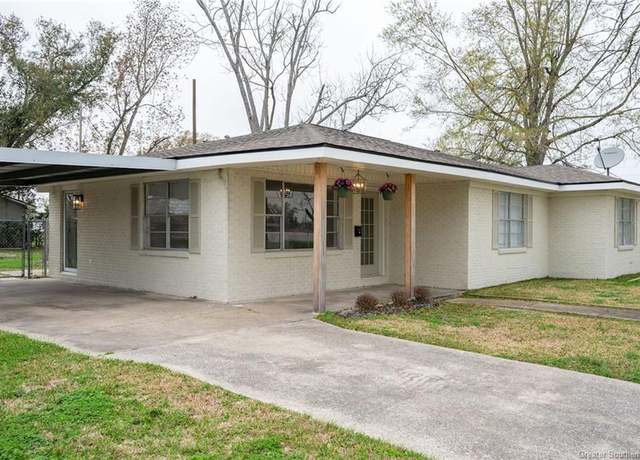 Property at 1513 Guillory St, Westlake, LA 70669, 3 beds, 2 baths