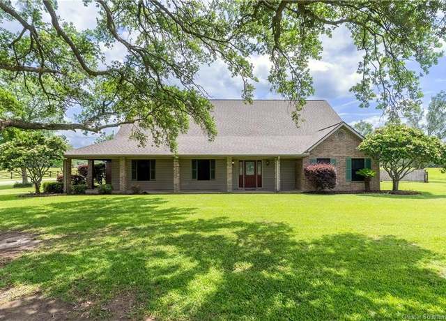 Property at 1474 Walker Rd, Sulphur, LA 70665, 4 beds, 3.5 baths