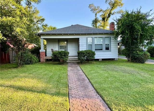 Property at 512 11th St, Lake Charles, LA 70601, 2 beds, 2 baths