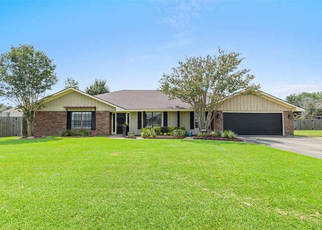 Property at 1212 Kellison Ln, Sulphur, LA 70663, 3 beds, 2 baths