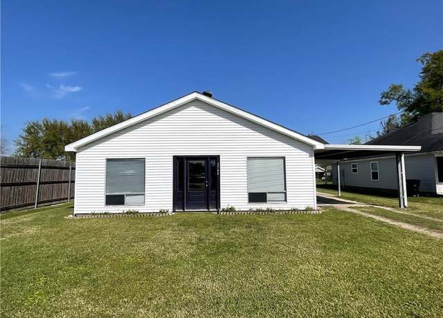 Property at 3705 Auburn St, Lake Charles, LA 70607, 3 beds, 2 baths