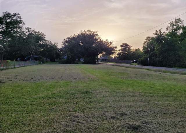 Property at 822 Sally Mae St, Lake Charles, LA 70601