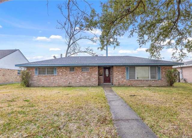 Property at 2032 18th St, Lake Charles, LA 70601, 3 beds, 2 baths