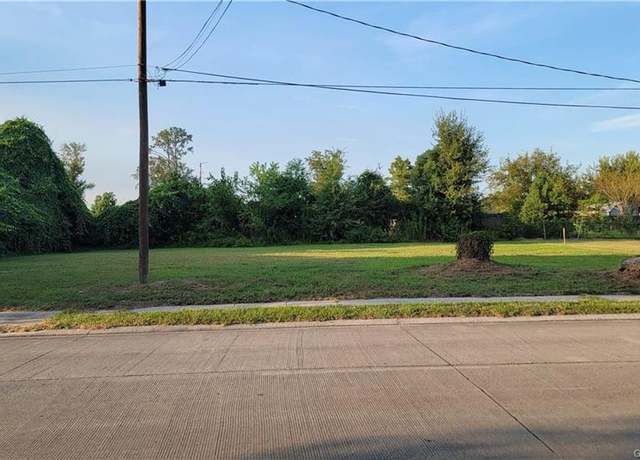 Property at 2029 Knapp St, Lake Charles, LA 70601