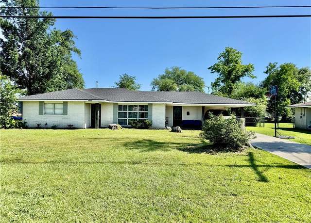 Property at 1001 Garden Dr, Westlake, LA 70669, 3 beds, 2 baths