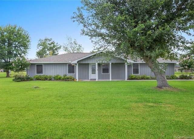 Property at 7032 Terrebonne Dr, Lake Charles, LA 70605, 5 beds, 3 baths