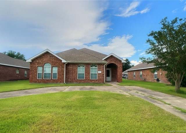 Property at 1825 E Prien Lake Rd E, Lake Charles, LA 70601, 3 beds, 2 baths