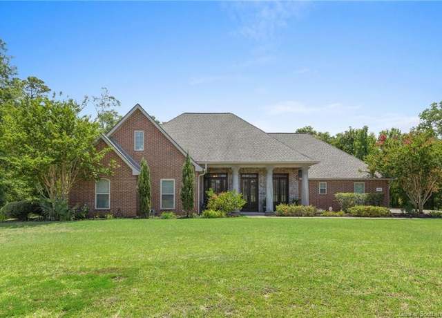 Property at 1663 S Woodland Forest Dr S, Lake Charles, LA 70611, 4 beds, 2.5 baths