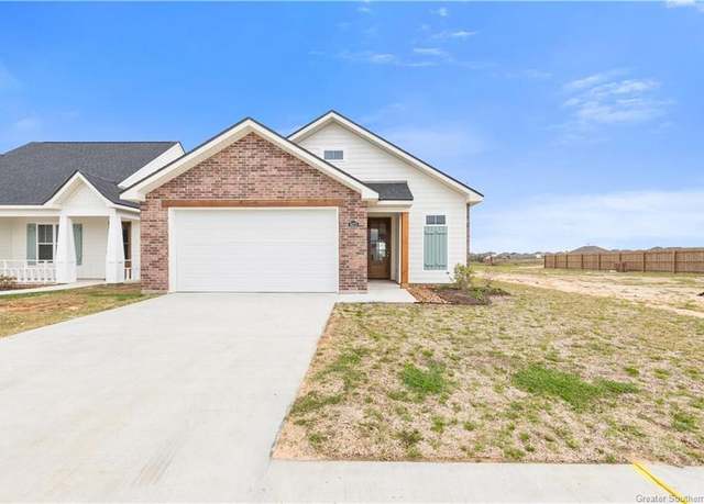 Property at 3073 Southern Trace Dr, Lake Charles, LA 70607, 3 beds, 2 baths