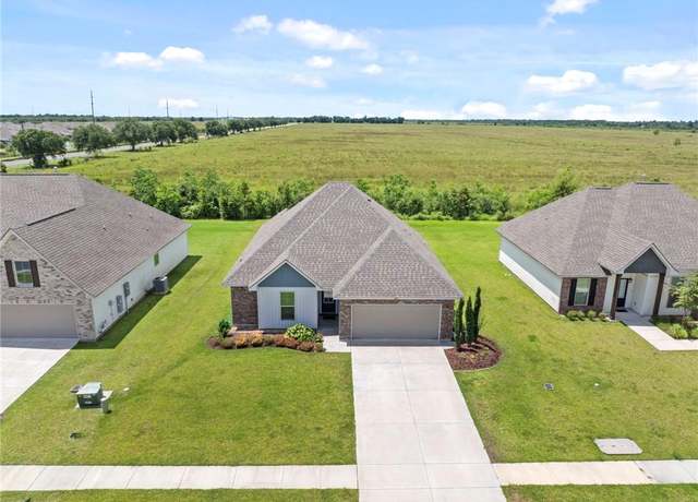 Property at 1824 Park Place Dr, Lake Charles, LA 70607, 3 beds, 2 baths