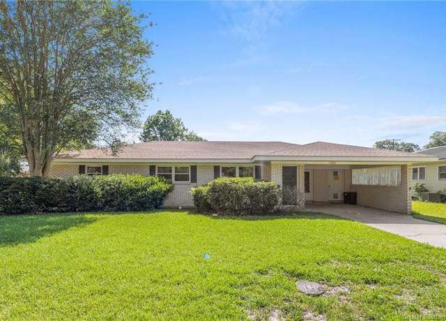 Property at 1306 Lucas St, Jennings, LA 70546, 2 beds, 2.5 baths