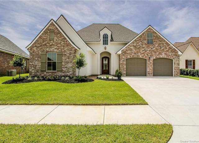 Property at 6502 E White Oleander Dr E, Lake Charles, LA 70605, 4 beds, 3 baths