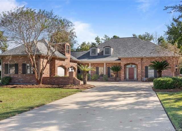Property at 4817 Riverview Dr, Lake Charles, LA 70605, 5 beds, 3 baths
