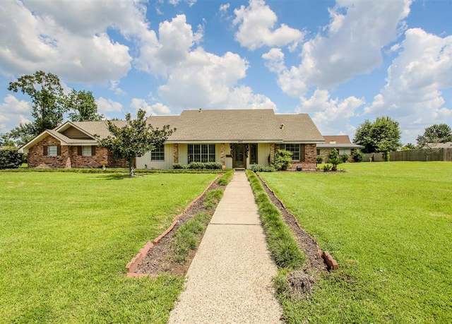 Property at 605 Alabama St, Sulphur, LA 70663, 3 beds, 3.5 baths