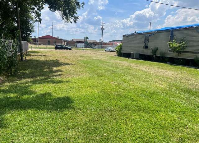 Property at 828 Shady Ln, Westlake, LA 70669