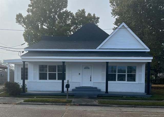 Property at 101 W Center St W, Dequincy, LA 70633, 4 beds, 4.5 baths