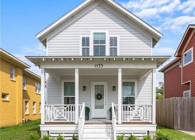 Property at 1133 Common St, Lake Charles, LA 70601, 3 beds, 2.5 baths