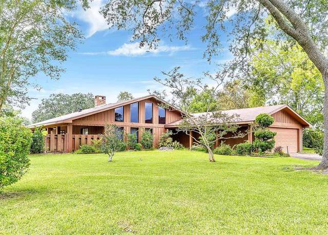 Property at 4614 Autumnwood Ln, Lake Charles, LA 70605, 3 beds, 2 baths