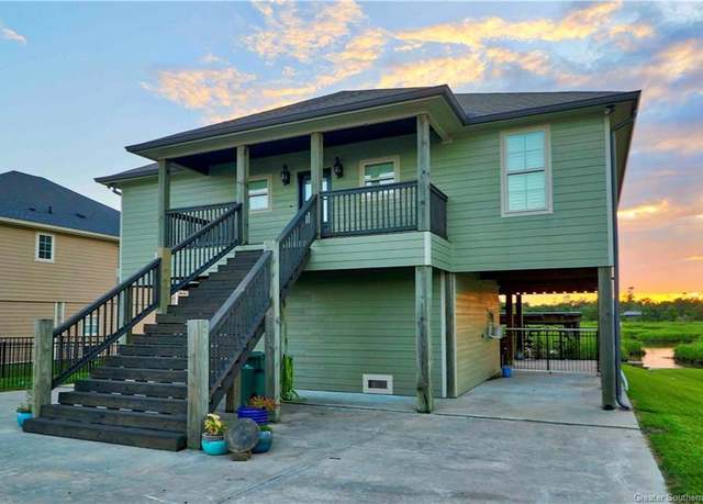Property at 1951 Riviera Rd, Westlake, LA 70669, 3 beds, 2.5 baths