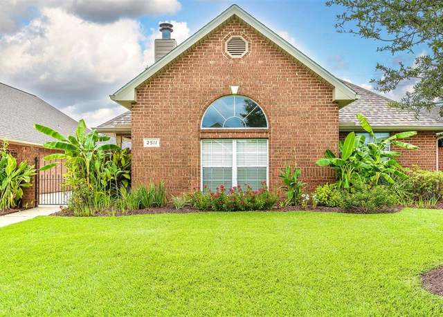 Property at 2511 Vogue Dr, Lake Charles, LA 70605, 3 beds, 2 baths
