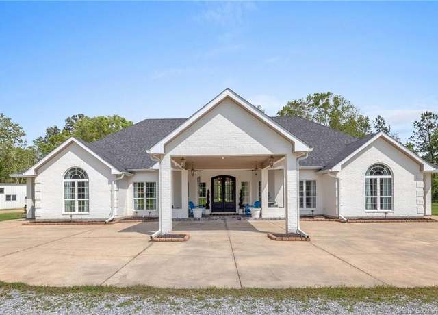 Property at 720 You Winn Rd, Lake Charles, LA 70611, 4 beds, 3.5 baths