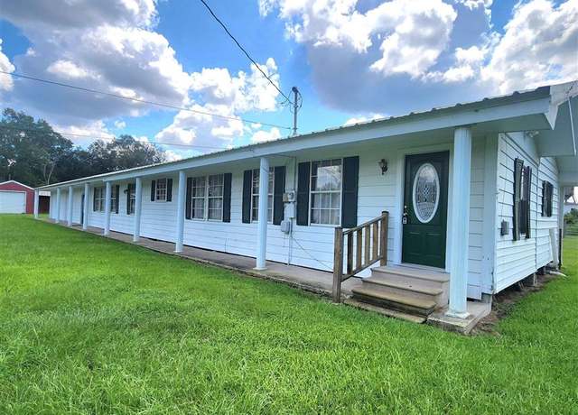 Property at 1031 W Verdine St W, Sulphur, LA 70663, 4 beds, 3 baths