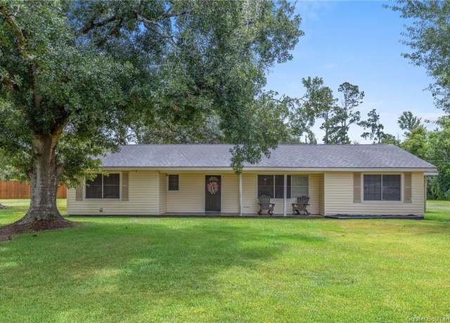 Property at 6745 Oak Lake Dr, Sulphur, LA 70665, 3 beds, 2 baths