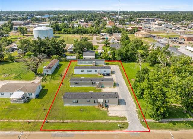 Property at 203 E Lincoln St E, Sulphur, LA 70663, 6 beds, 4 baths