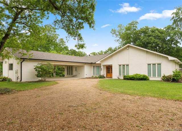 Property at 4300 Sarver St, Lake Charles, LA 70605, 3 beds, 3 baths