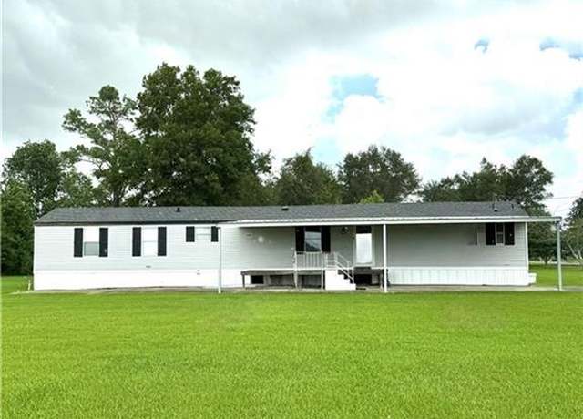 Property at 7654 Chris Ln, Lake Charles, LA 70607, 3 beds, 2 baths