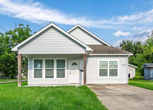 Property at 2719 Center St, Lake Charles, LA 70601, 3 beds, 2 baths