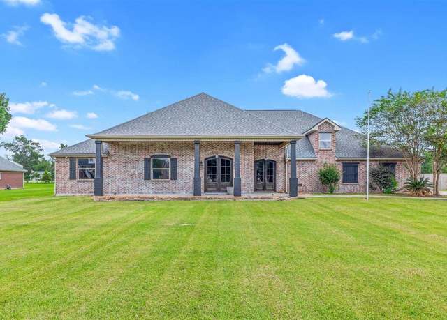 Property at 1630 Hollow Cove Ln, Lake Charles, LA 70611, 5 beds, 4.5 baths