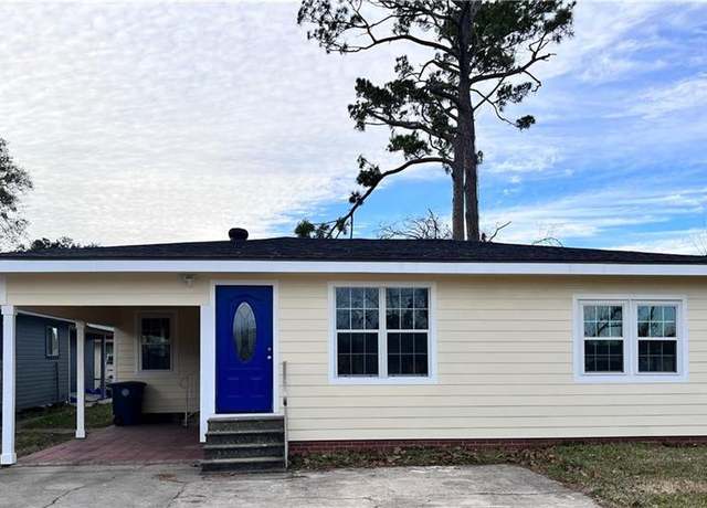 Property at 719 Adams St, Lake Charles, LA 70601, 3 beds, 2 baths