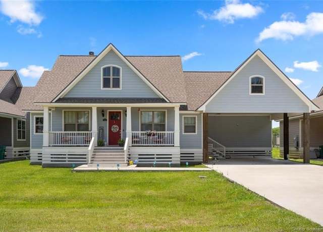 Property at 7696 Nine Oaks Dr, Lake Charles, LA 70607, 3 beds, 2 baths