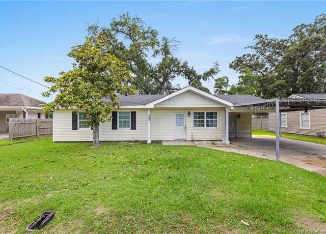 Property at 1325 E Burton St E, Sulphur, LA 70663, 4 beds, 2 baths