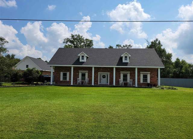 Property at 394 E Park Manor Dr Dr E, Lake Charles, LA 70611, 3 beds, 2.5 baths