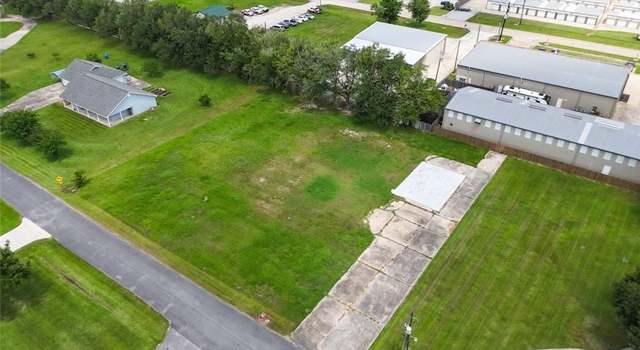 Photo of 2116 N Calcasieu Dr N, Lake Charles, LA 70605