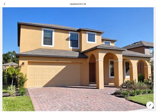 Property at 1126 Cypress Pointe Blvd, Davenport, FL 33896, 6 beds, 5 baths