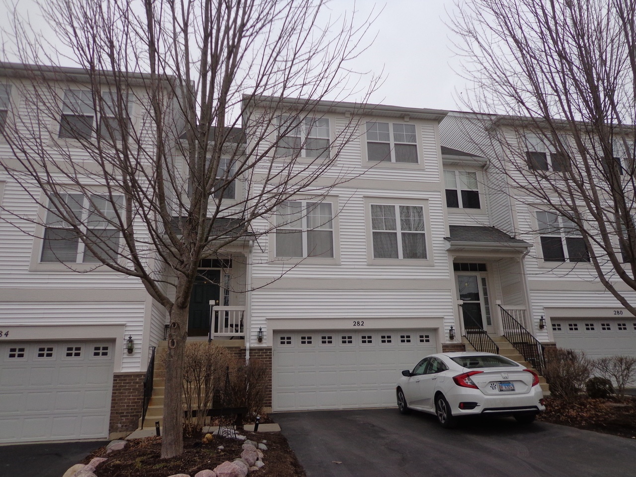 282 Hickory Ln, South Elgin, IL 60177 | MLS# 10938008 | Redfin