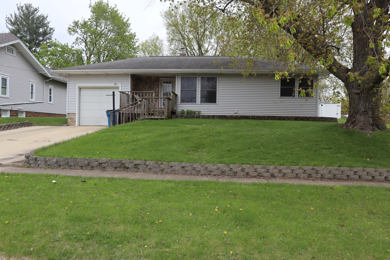 100 5th St, Walnut, IL 61376 MLS 11773009 Redfin