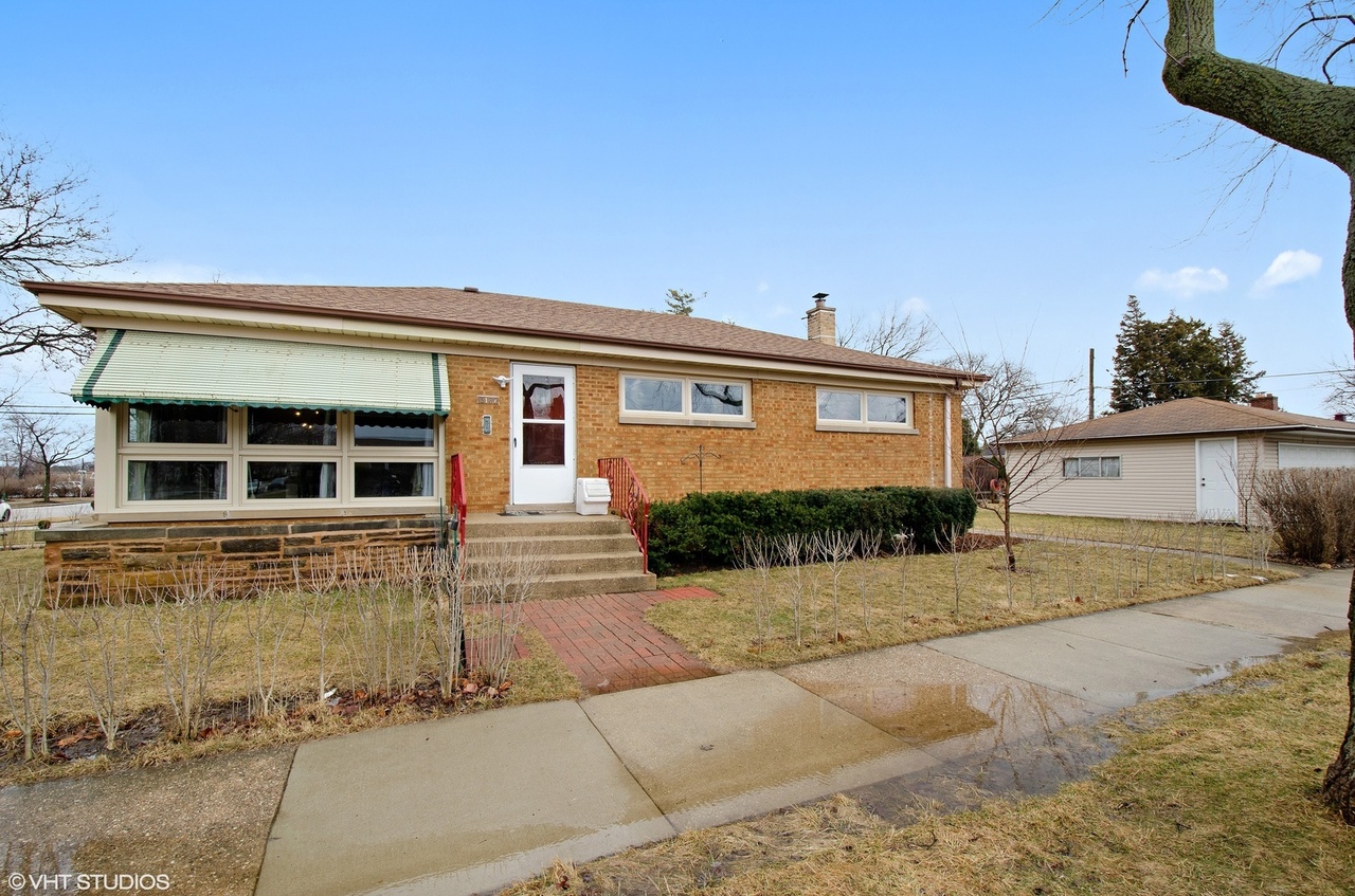 5157 Jarvis Ave, Skokie, IL 60077 | MLS# 10311013 | Redfin