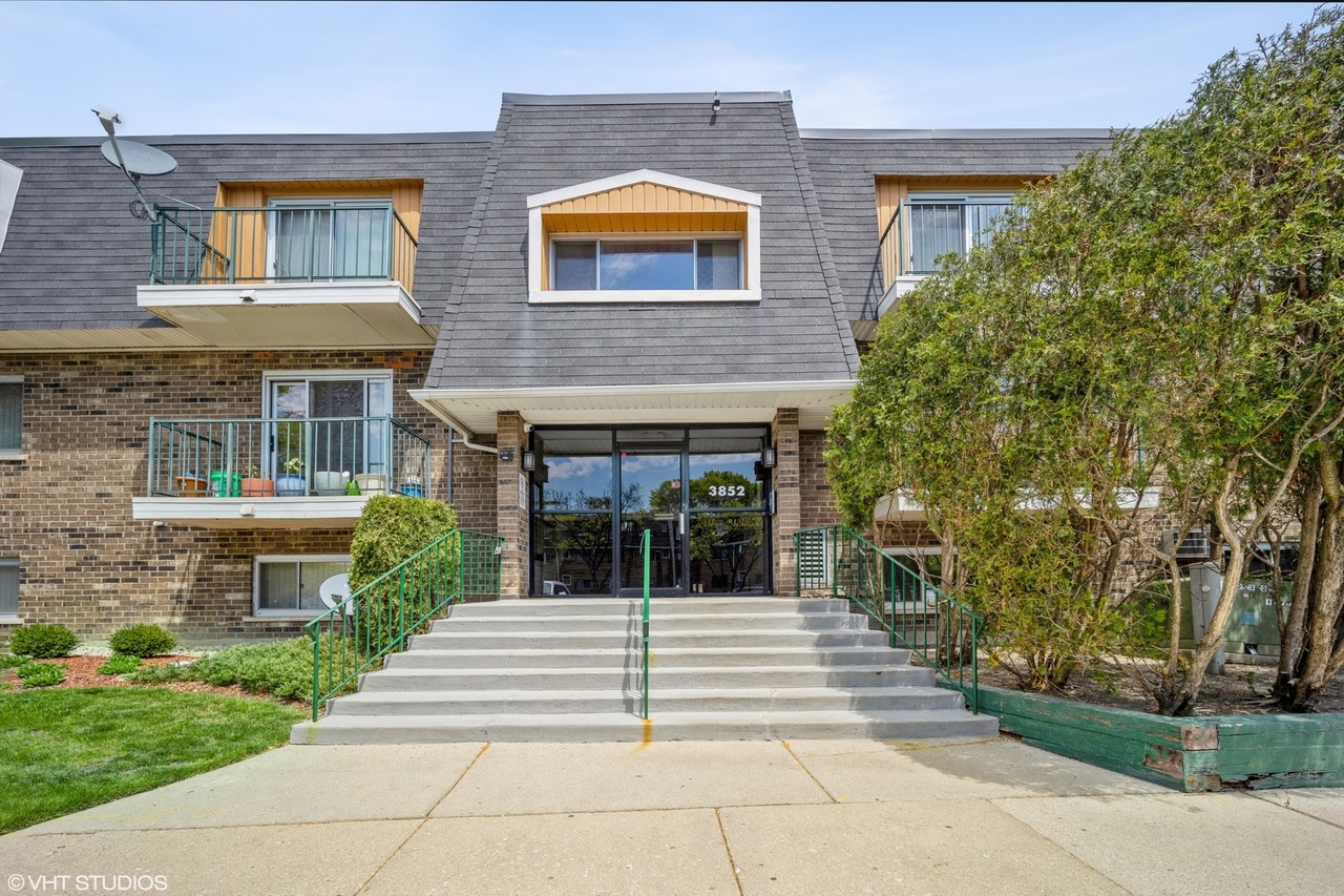 3852 S Parkway Dr Unit 2B, Northbrook, IL 60062 MLS 11226019 Redfin