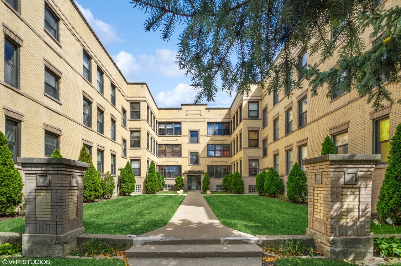 4825 N Kimball Ave #2, Chicago, IL 60625 | MLS# 11894025 | Redfin