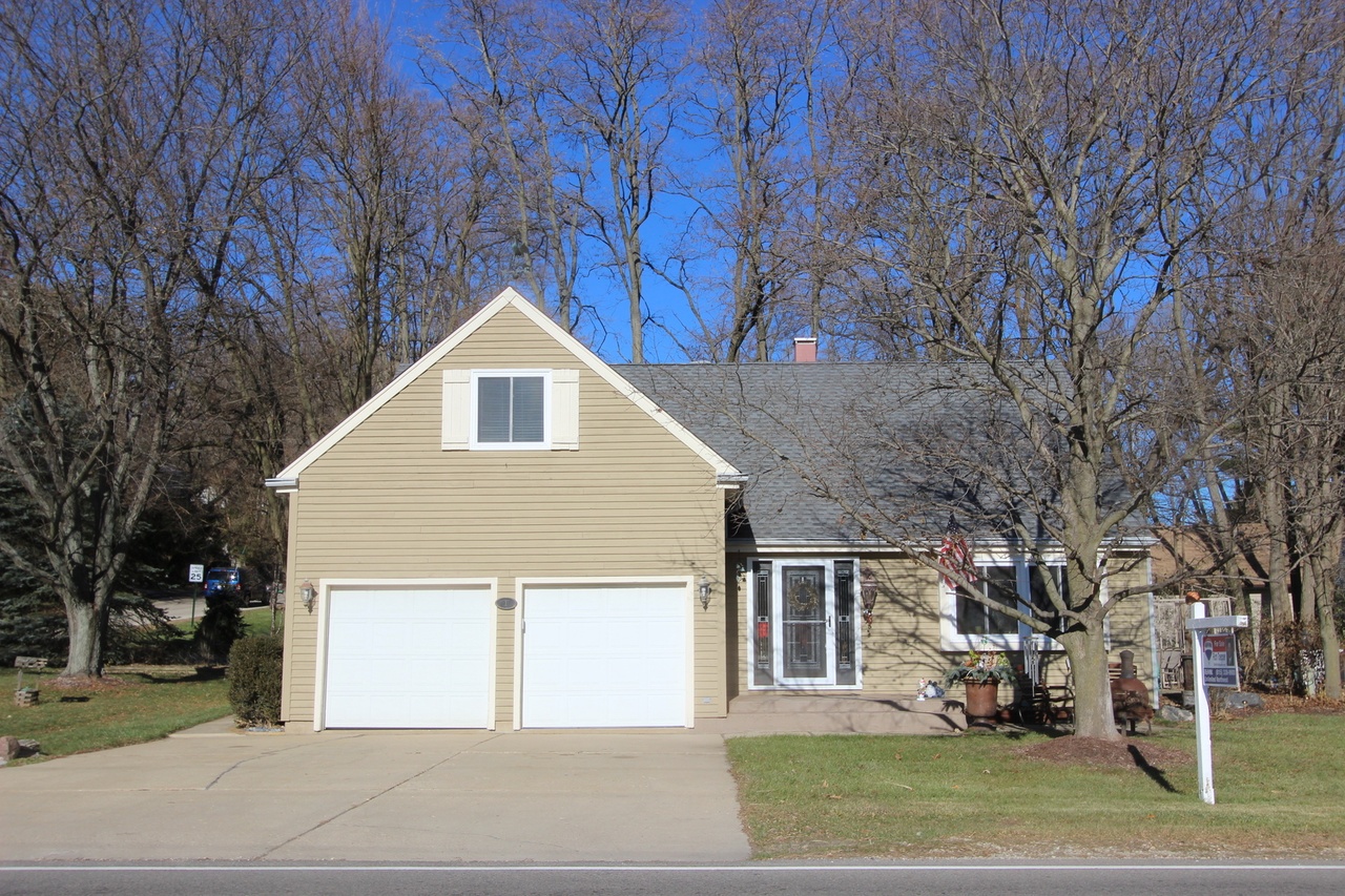 1 Valley Dr, OAKWOOD HILLS, IL 60013 MLS 09769037 Redfin