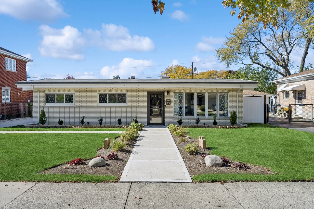 GMIO37A○LIVING HOUSE / リビングハウス North(ノー 4918 N Chester Ave, Norridge, IL 60706 | Redfin