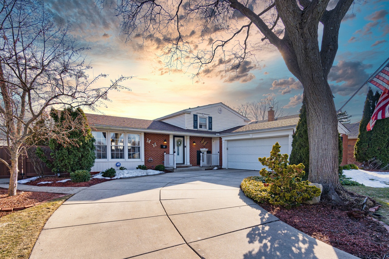 1717 S Chesterfield Dr, Arlington Heights, IL 60005 MLS 11016065