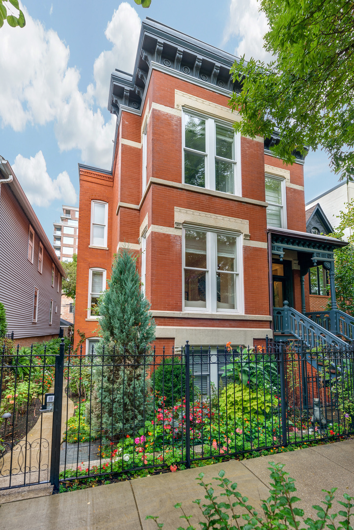 2204 N Cleveland Ave, CHICAGO, IL 60614 MLS 09828078 Redfin