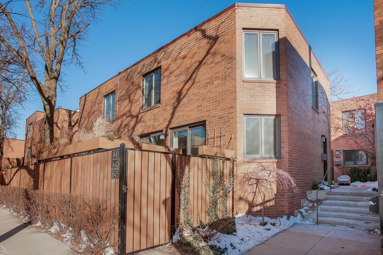 1643 N Vine St, Chicago, IL 60614 | MLS# 11303079 | Redfin