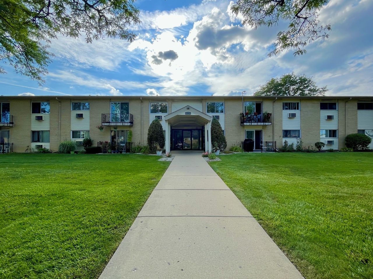 9562 Park Ln Unit 1D, Des Plaines, IL 60016 MLS 11851098 Redfin